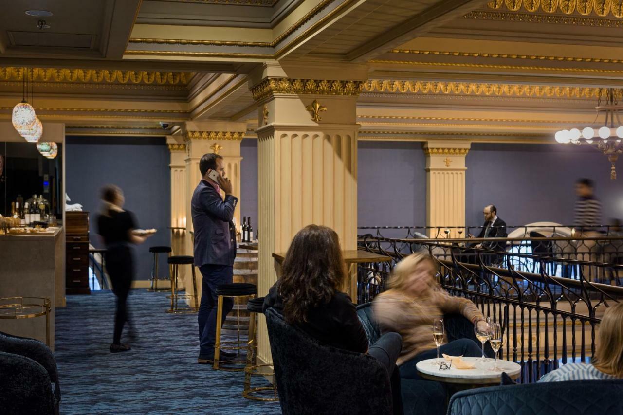 Treasury On Collins Hotel Мелбърн Екстериор снимка